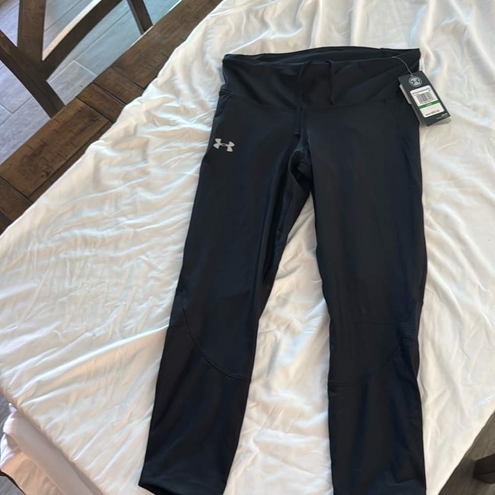 Brand new black crop leggings under Armour size LG